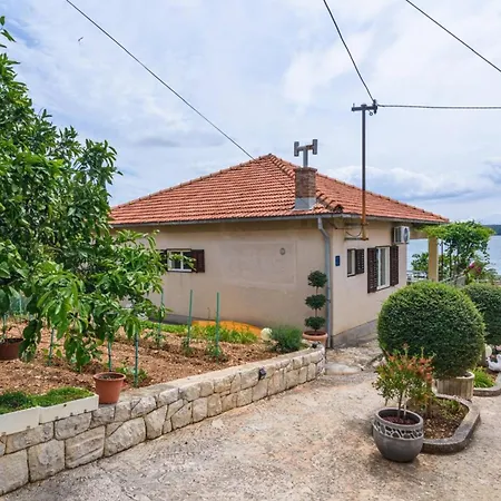 G2 * Trogir